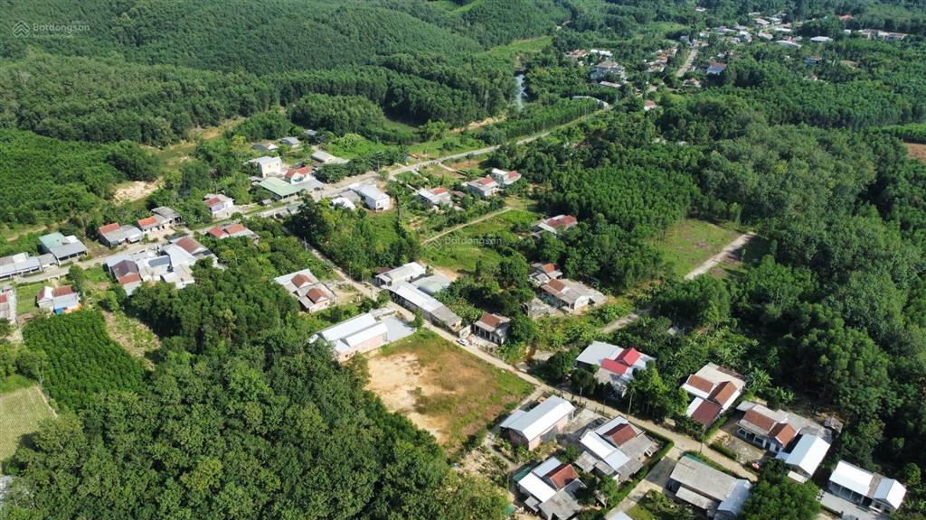 Đất diện tích lớn ngay trung tâm hương bình. 2500m2 có 1800m2 thổ cư