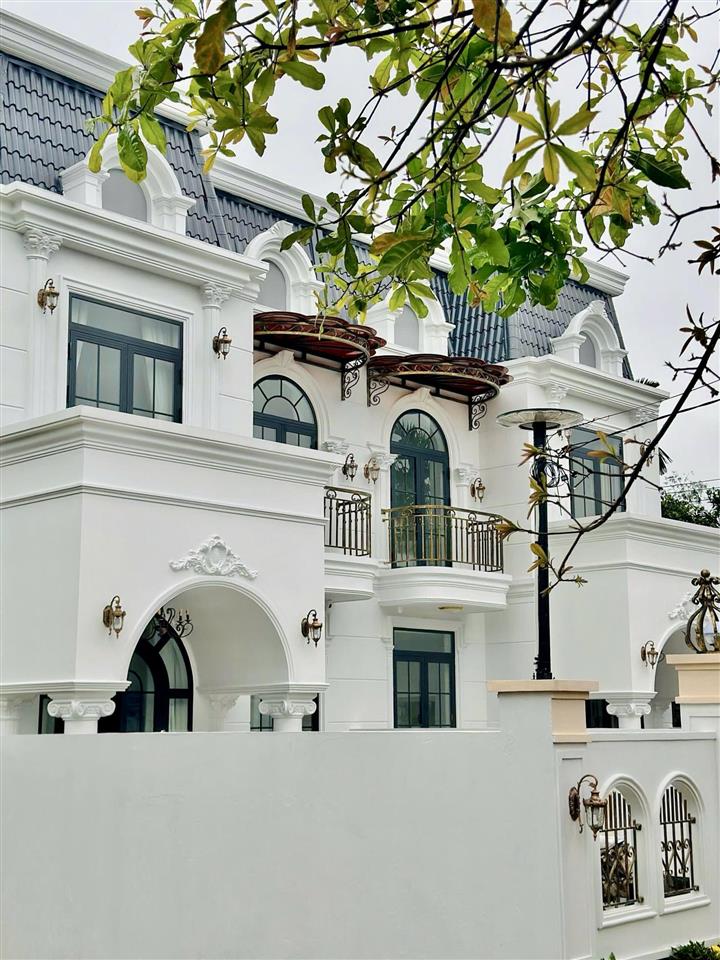 Căn nhà tân cổ điển kiệt 103 thiên thai, an cựu, tp huế. cách đường chính vài bước chân