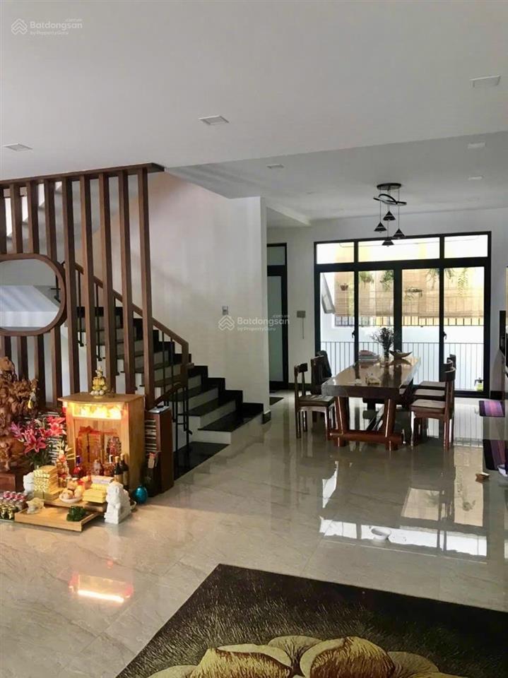Nhà 4 tầng 1 tum mặt tiền hà huy giáp  kqh nam vỹ dạ.