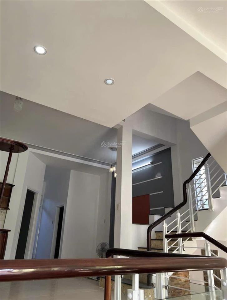 Nhà 3 tầng mặt tiền trục chính đường pha  kqh hạ cồn trống. đối lưng phạm văn đồng