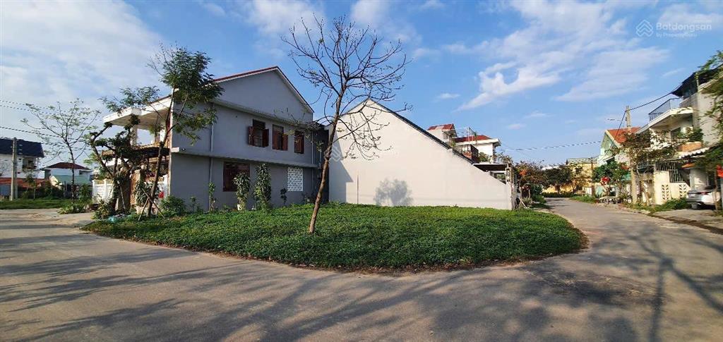 Lô góc kqh kim long. ngay sau lưng trường học. vị trí tiềm năng