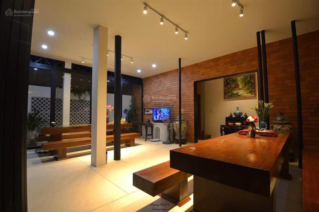 Homestay 3 tầng phố tây. cạnh đường đi bộ ven sông ngay trung tâm thành phố huế