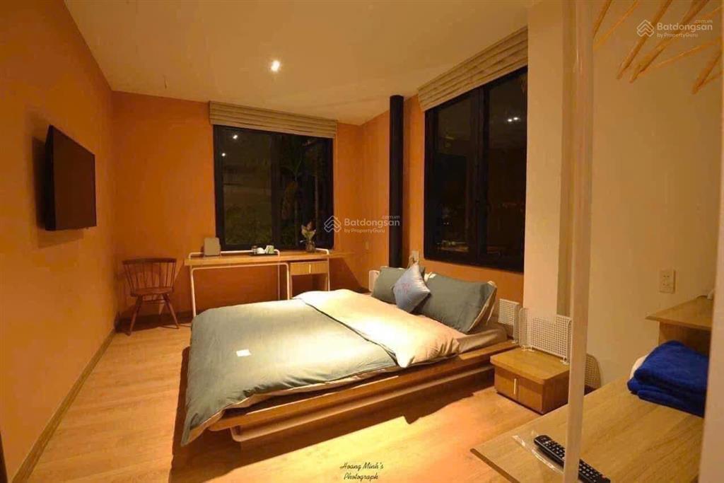 Homestay 3 tầng phố tây. cạnh đường đi bộ ven sông ngay trung tâm thành phố huế