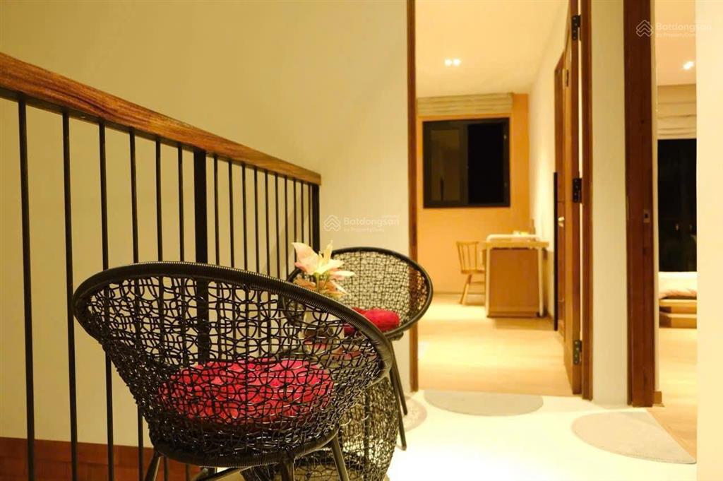 Homestay 3 tầng phố tây. cạnh đường đi bộ ven sông ngay trung tâm thành phố huế