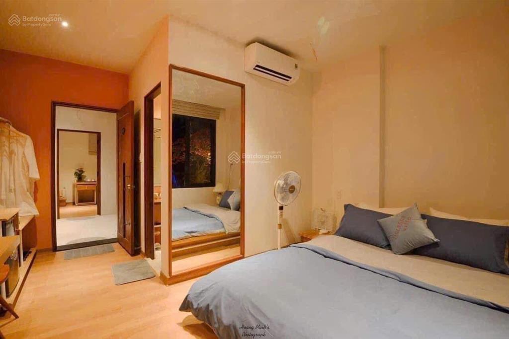 Homestay 3 tầng phố tây. cạnh đường đi bộ ven sông ngay trung tâm thành phố huế