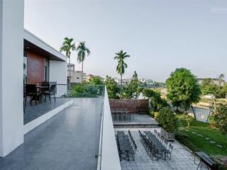 Villa 700m2 view sông mặt tiền trung tâm thành phố.