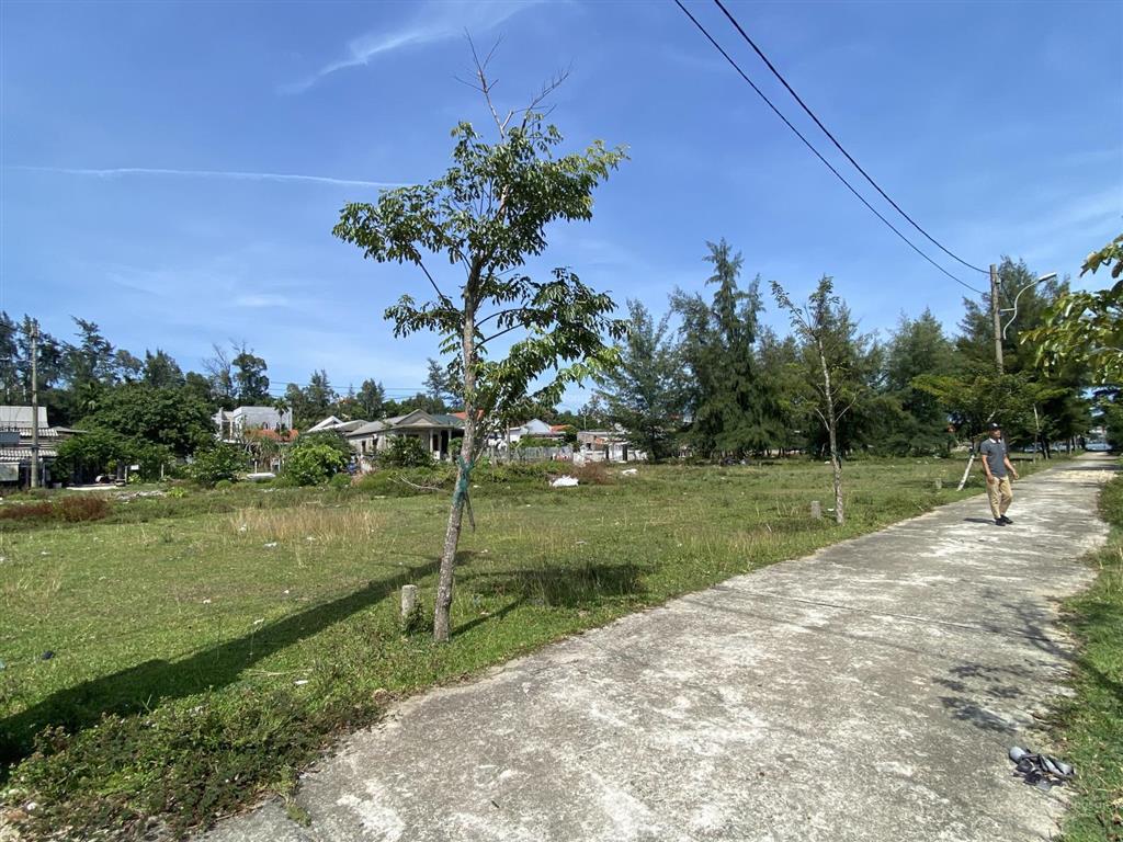 Đất kqh hải dương. cách biển 800m. vài bước chân ra phá tam giang