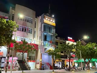 Nhà 5 tầng mặt tiền hùng vương. vị trí vàng ngay trung tâm tp huế
