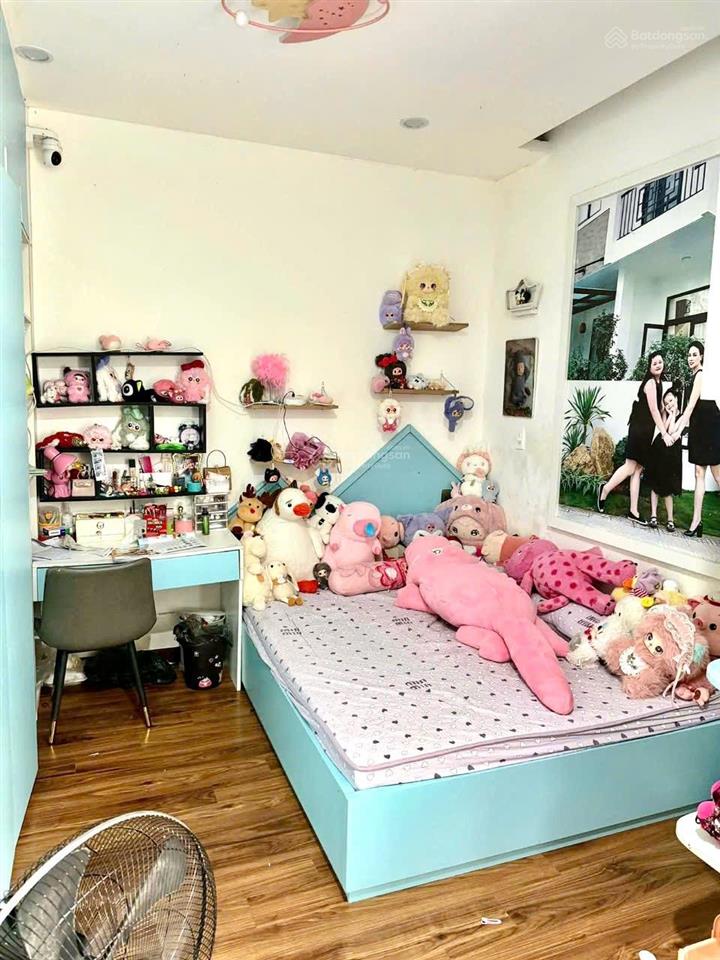 Biệt thự 3 tầng căn góc 3 mặt tiền kđt royal park. tp huế