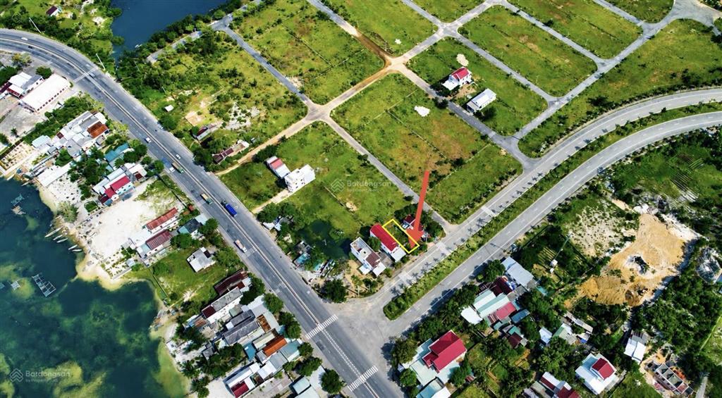 Đất mặt tiền kinh doanh nguyễn văn đạt  lăng cô. trục chính ra biển