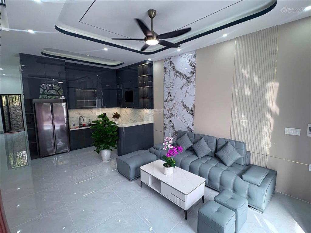 Căn nhà phong cách tân cổ điển kiệt ô tô vũ ngọc phan. cạnh vành đai 3.