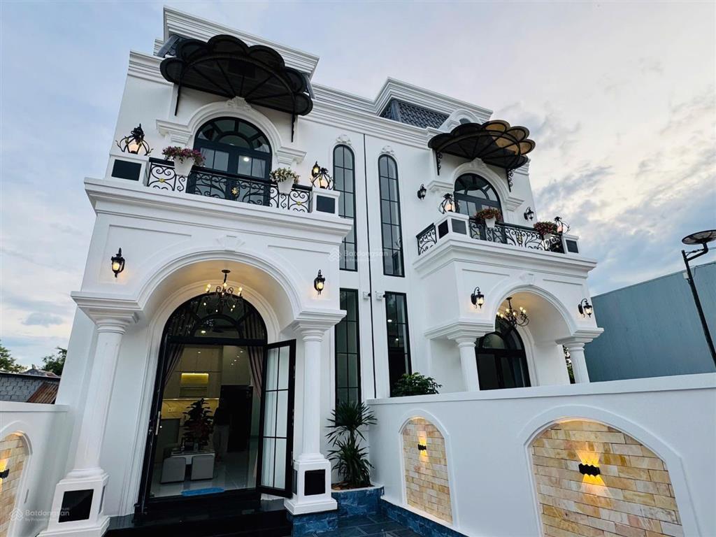 Căn nhà phong cách tân cổ điển kiệt ô tô vũ ngọc phan. cạnh vành đai 3.