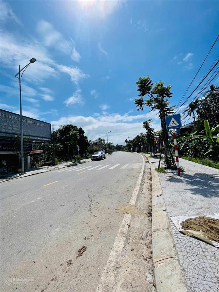 Đất kiệt ô tô 40 huyền trân công chúa. 100m2 ngang 6m cách đường chính vài bước chân