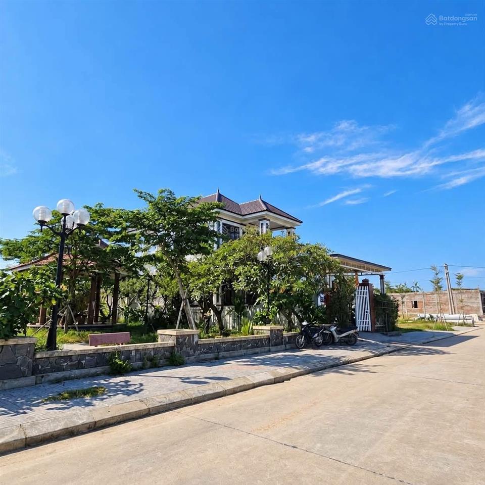 Đất kqh bầu được cạnh nhà văn hoá. gần trục tố hữu về sân bay đang khởi công. cách võ trác 50m