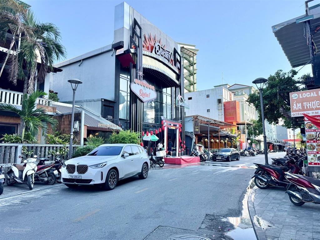Nhà 3 tầng mặt tiền ngay trung tâm phố tây huế. gần lê lợi. khu vực sầm uất