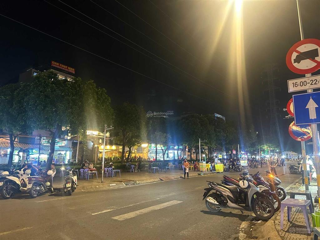 Bán nhà 6x30m=190m2 mặt tiền gần ngay công viên đường sách hồ thị tư, khu kiến thiết . giá 17 tỷ tl