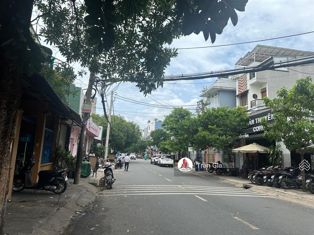 Bán nhà góc 2mt hàn thuyên, bình thọ, ngay sát ga metro thủ đức 10x21=210m2. giá 37 tỷ thương lượng