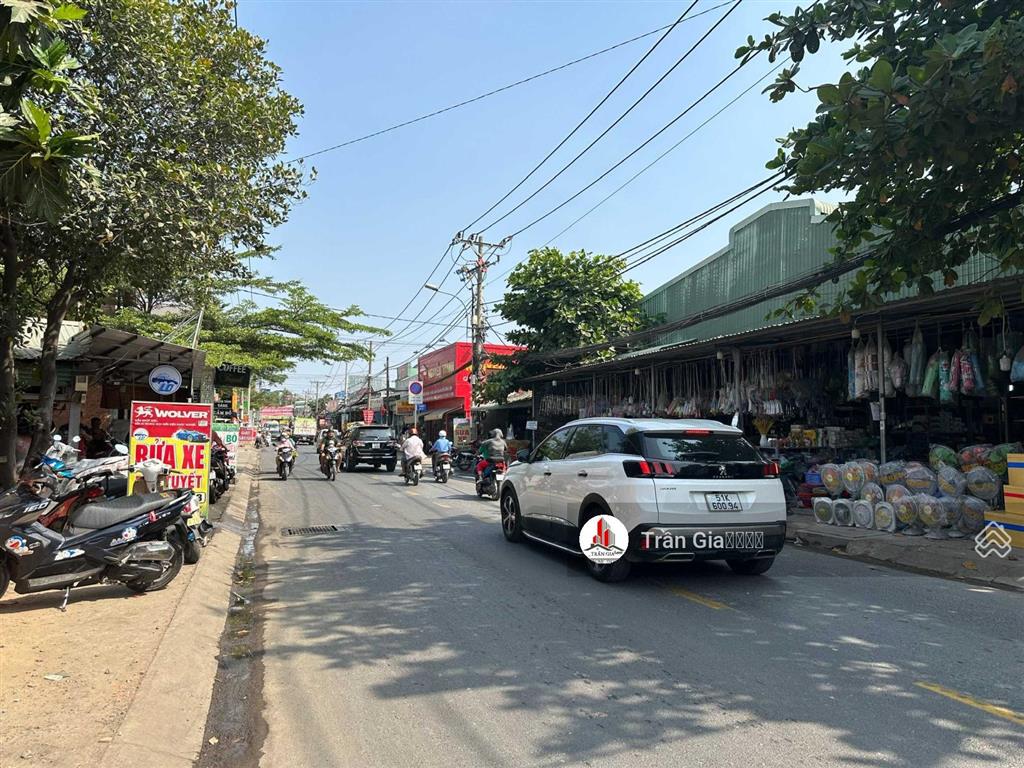 Bán mt lò lu mở đường 10x30m=300m2 ngay gần chung cư gamuda land. giá 27 tỷ tl