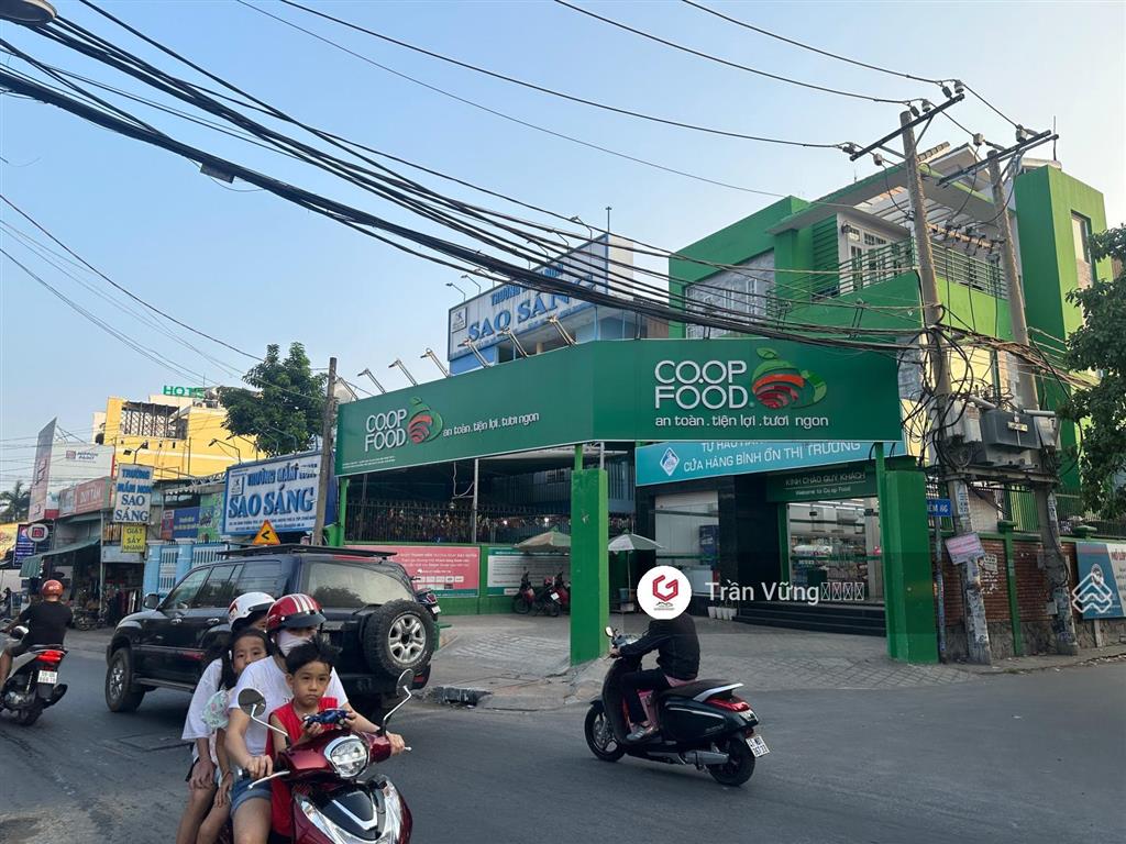 Mặt tiền kinh doanh đình phong phú, sầm uất 8x25m=200m2, đang cho thuê 35 triệu/tháng. giá 16 tỷ