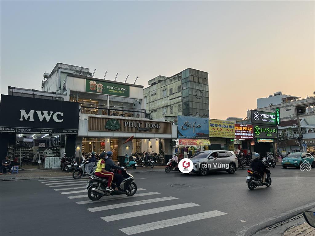 Mặt tiền võ văn ngân sầm uất nhiều thương hiệu lớn, 5x20=100m2, đang thuê 60 triệu/tháng. giá 20 tỷ