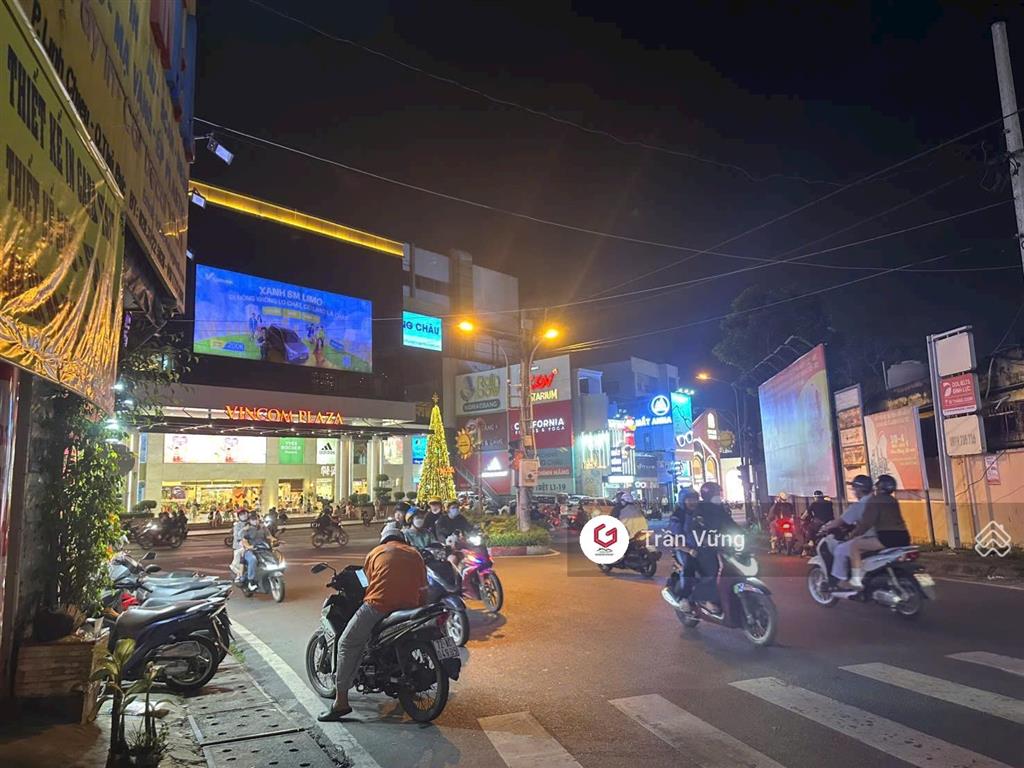 Mặt tiền võ văn ngân sầm uất nhiều thương hiệu lớn, 5x20=100m2, đang thuê 60 triệu/tháng. giá 20 tỷ