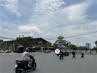 Giá tốt! góc 2 mặt tiền liên phường trục chính các dự án 30x35m = 1.000m² gần global city.
