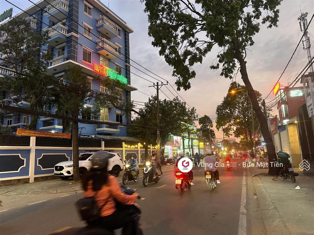 Bán nhà mặt tiền đường kinh doanh sát vành đai 2, p. linh đông, 30x45m=1.400m2 full thổ. giá 69 tỷ