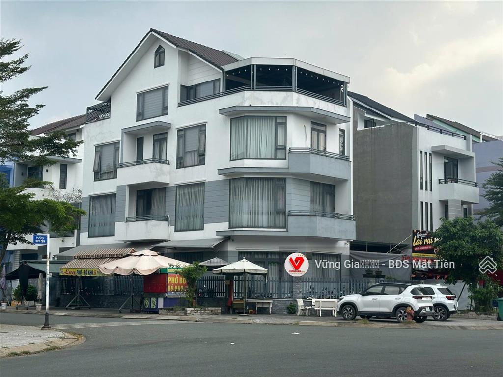 Góc 2 mặt tiền huy cận 10x25m 236,8m2, 4 tầng thang máy đối diện công viên, cc gia hòa. giá 37,5 tỷ