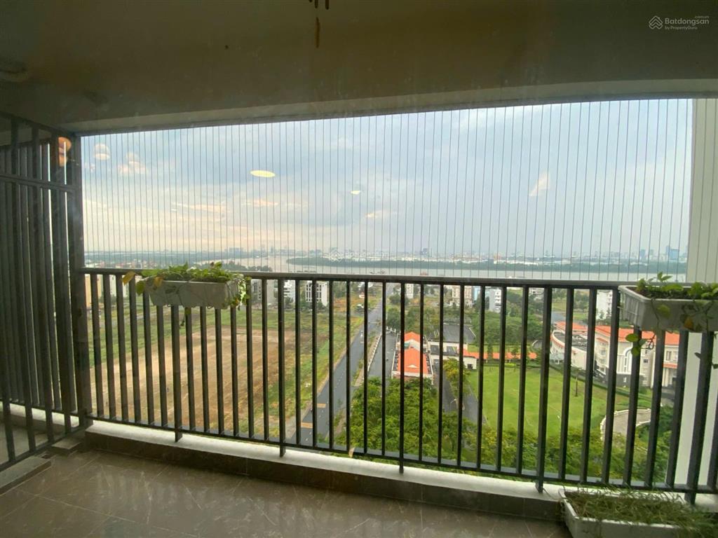 Vista verde  nhà to  full nội thất  view trực diện sắp trống giá chỉ 31tr/th. tư vấn và xem nhà