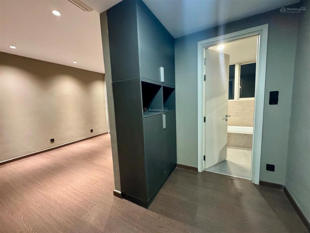 Căn hiếm vista verde  3pn 136m2 nội thất cơ bản giá chỉ 27tr/tháng.  tư vấn và xem nhà 24/7