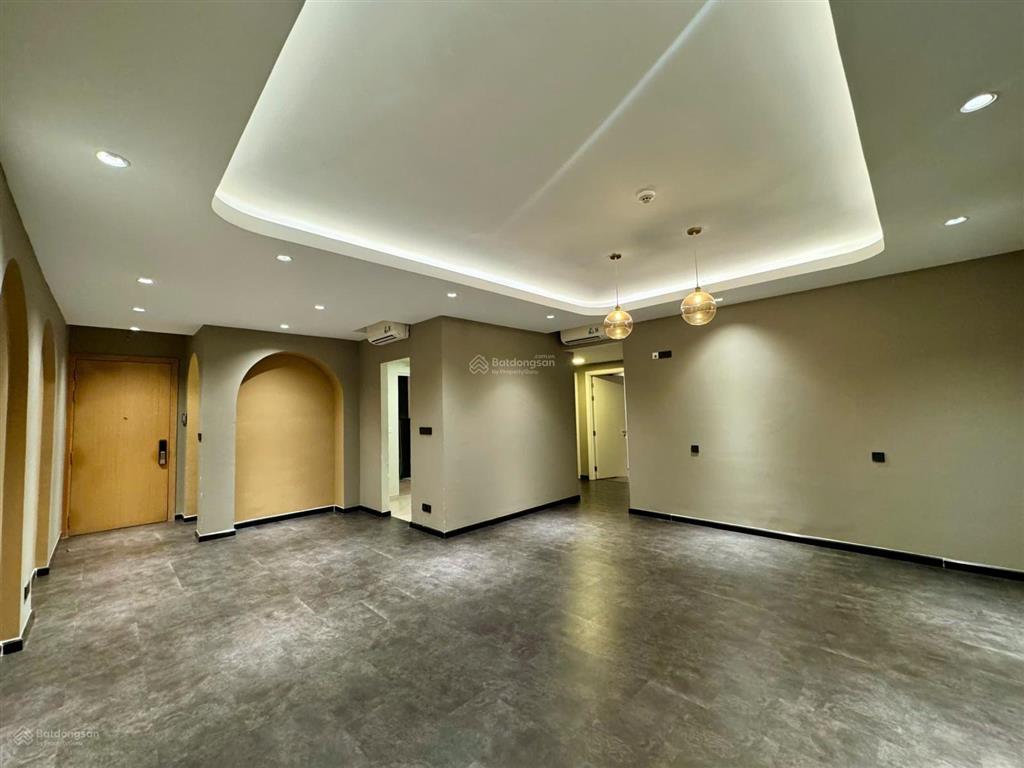 Căn hiếm vista verde  3pn 136m2 nội thất cơ bản giá chỉ 27tr/tháng.  tư vấn và xem nhà 24/7