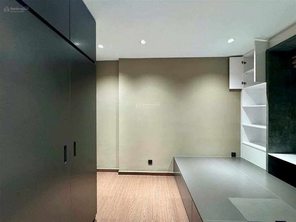Căn hiếm vista verde  3pn 136m2 nội thất cơ bản giá chỉ 27tr/tháng.  tư vấn và xem nhà 24/7