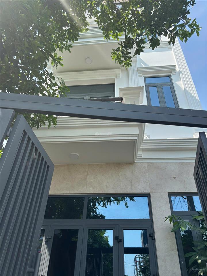 Bán nhà đẹp đang cho thuê sẵn dòng tiền