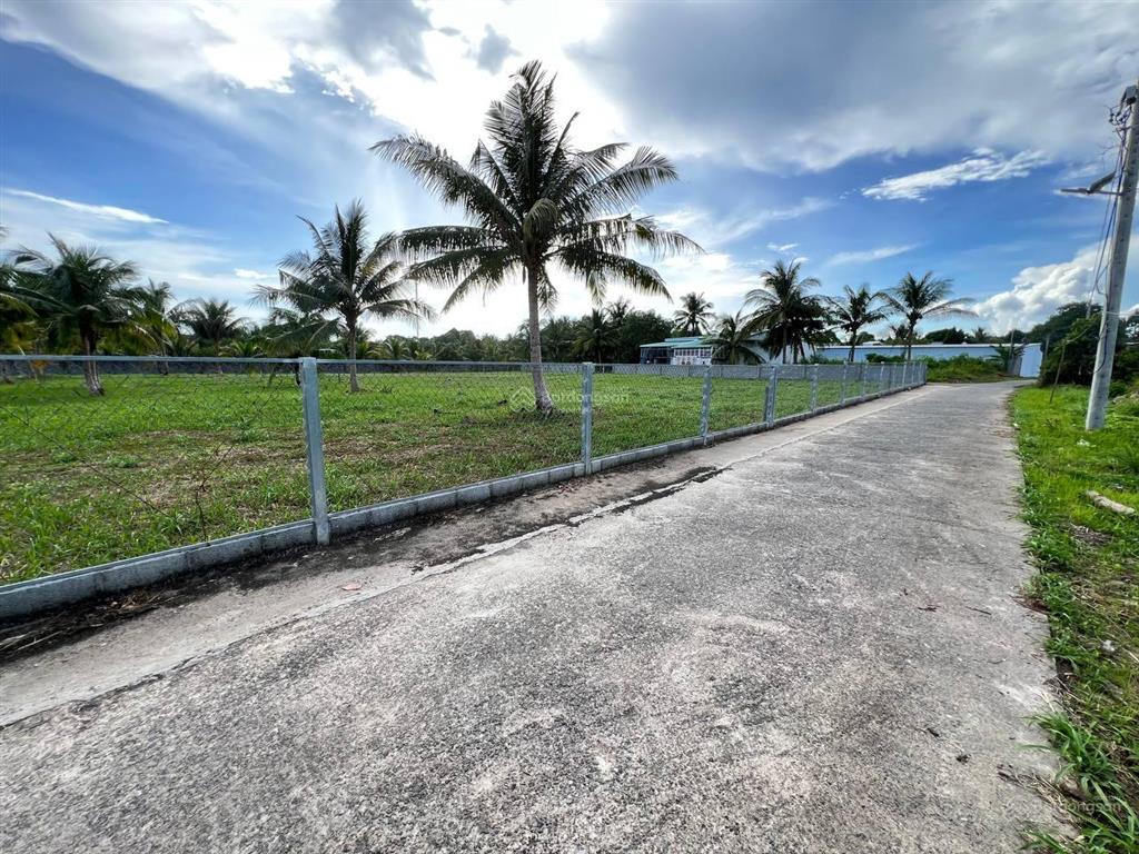 Cần bán gấp lô góc 6200m² siêu đẹp tại đường bào