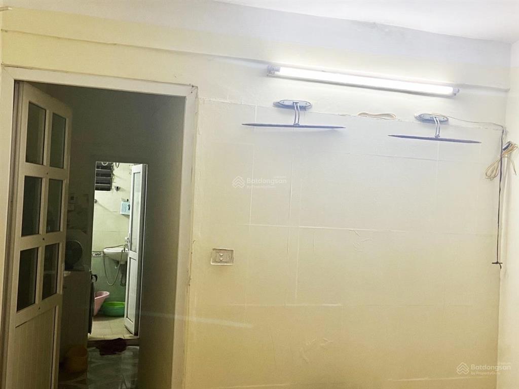 Cho thuê căn tập thể tầng 2, ngõ 120 hoàng quốc việt