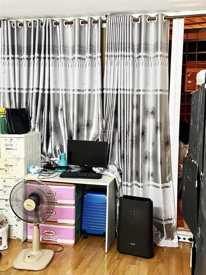 Cho thuê căn tập thể tầng 2, ngõ 120 hoàng quốc việt