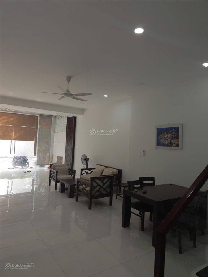 Bán nhà 3 tầng 1 tum view công viên kđt hà quang