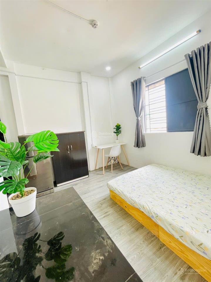 Phòng cửa sổ lớn mặt tiền bờ kè hoàng sa