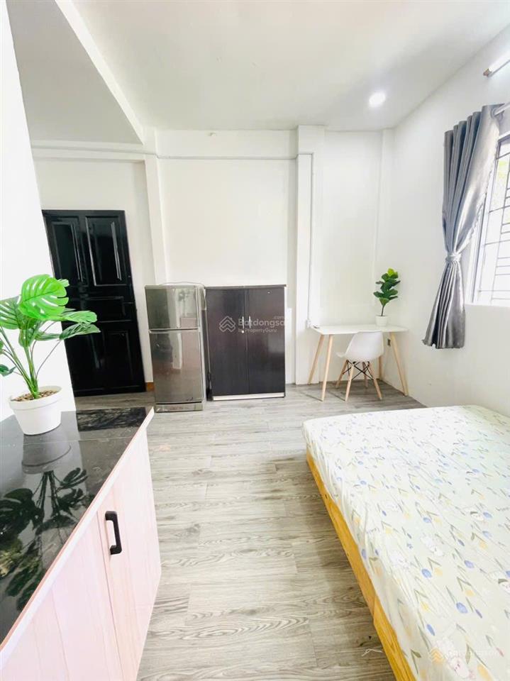 Phòng cửa sổ lớn mặt tiền bờ kè hoàng sa