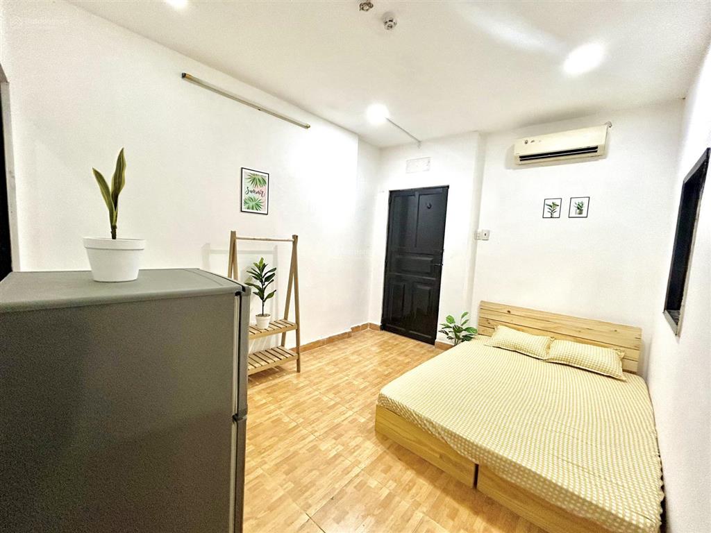 Phòng ngay mặt tiền hoàng sa quận 3