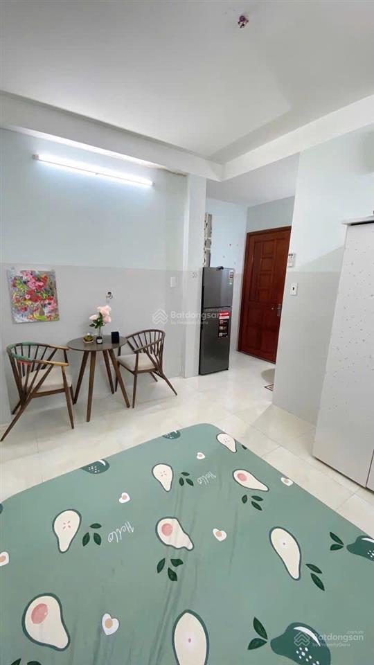 Phòng gần ngay ngã tư hàng xanh