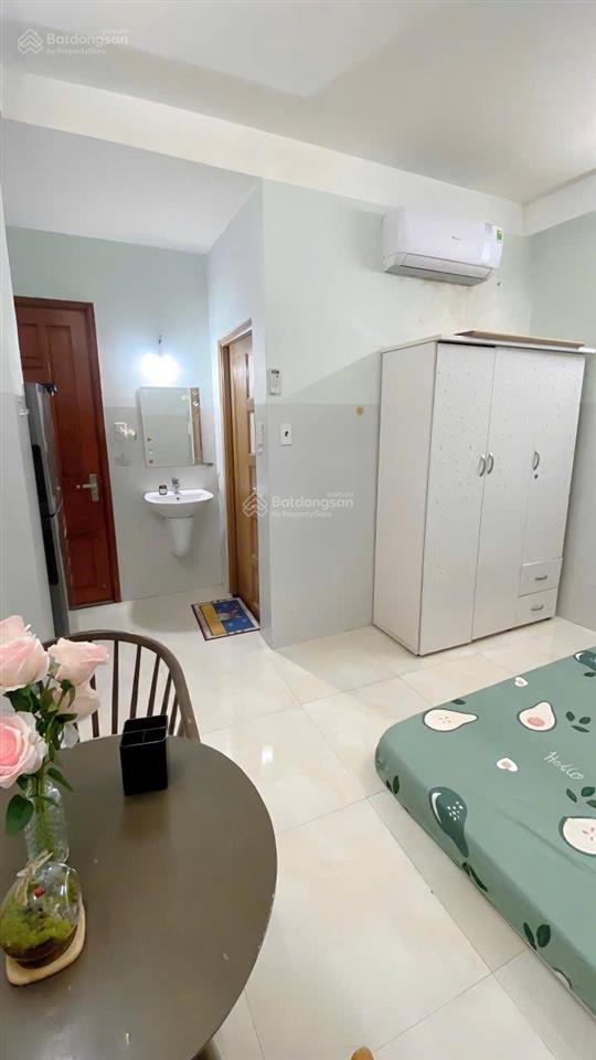 Phòng gần ngay ngã tư hàng xanh