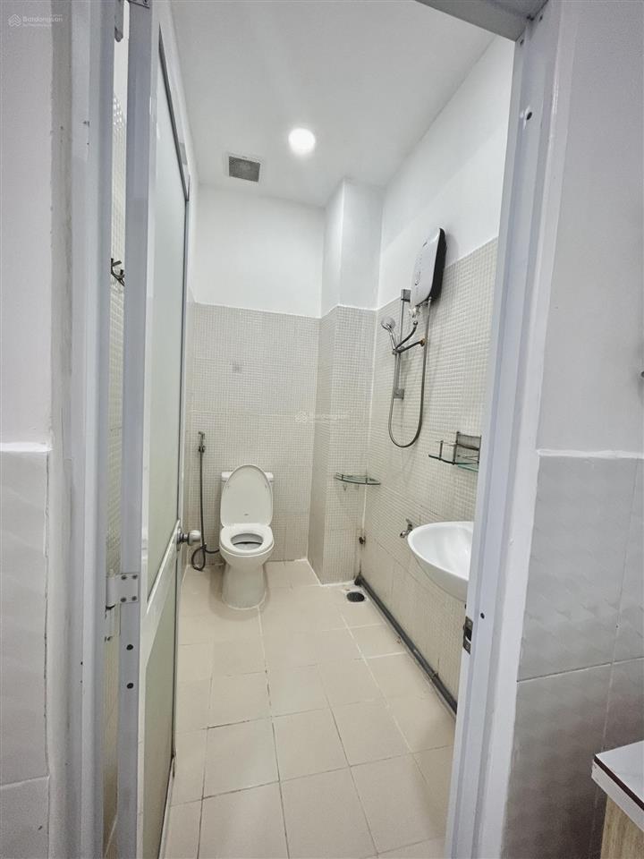 Phòng trọ sau lưng gigamall. gần đại học luật