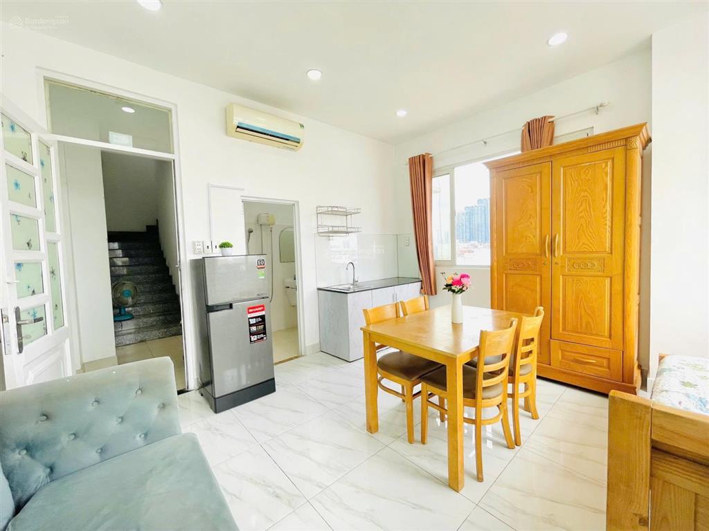 Căn hộ lớn full nội thất gần vinhomes