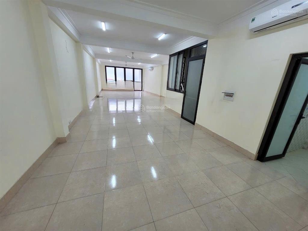 Cho thuê tầng 3 diện tích 100m2 làm văn phòng đường tố hữu, hà đông