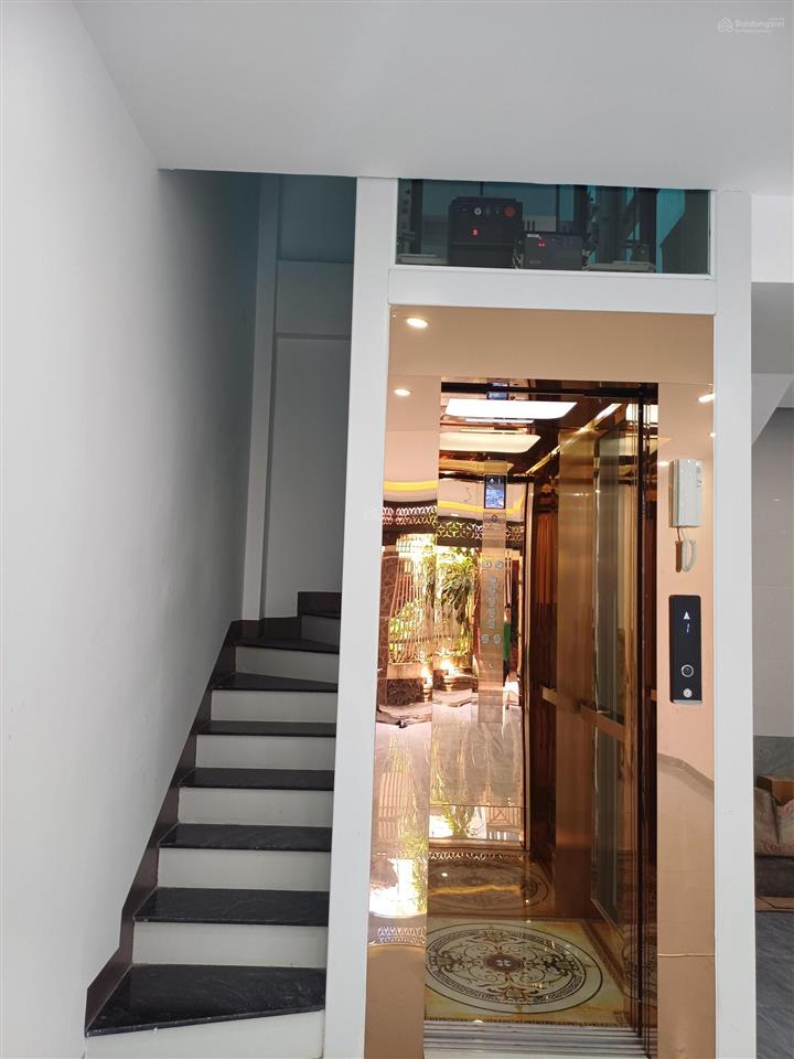 Chính chủ cần bán nhà 45m2 mới tinh vừa xây vị trí đẹp, thang máy, đường nguyễn văn trỗi, hà đông