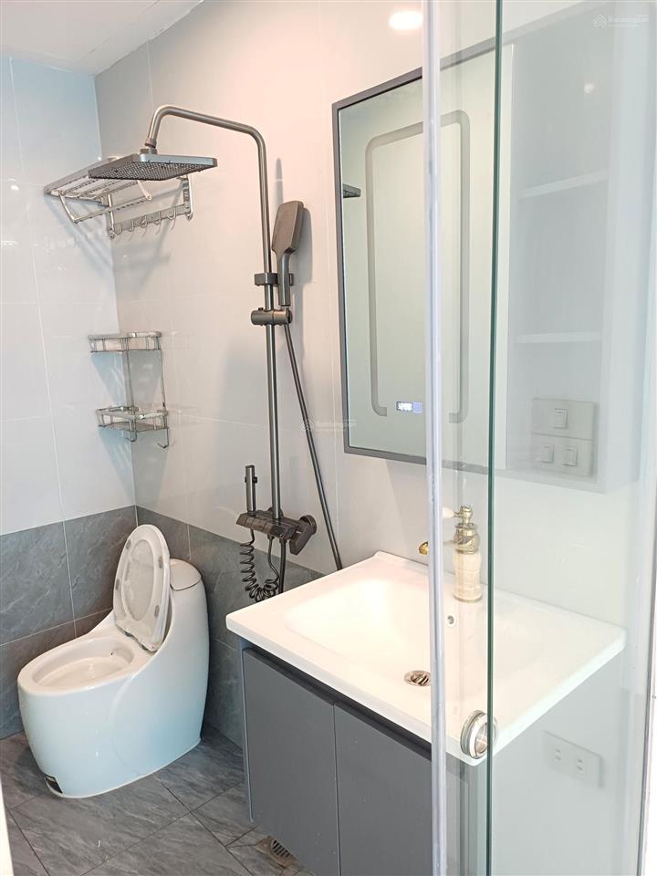 Chính chủ cần bán nhà 45m2 mới tinh vừa xây vị trí đẹp, thang máy, đường nguyễn văn trỗi, hà đông