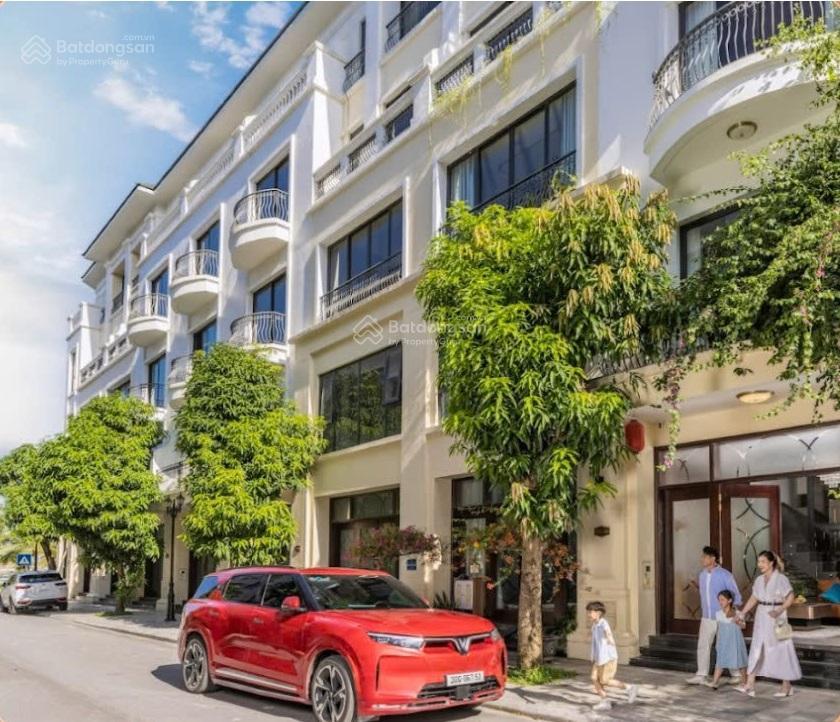 Chính chủ cần bán căn xẻ khe san hô 91m2 vài bước ra hồ, công viên, bể bơi, đã hoàn thiện tầng 12