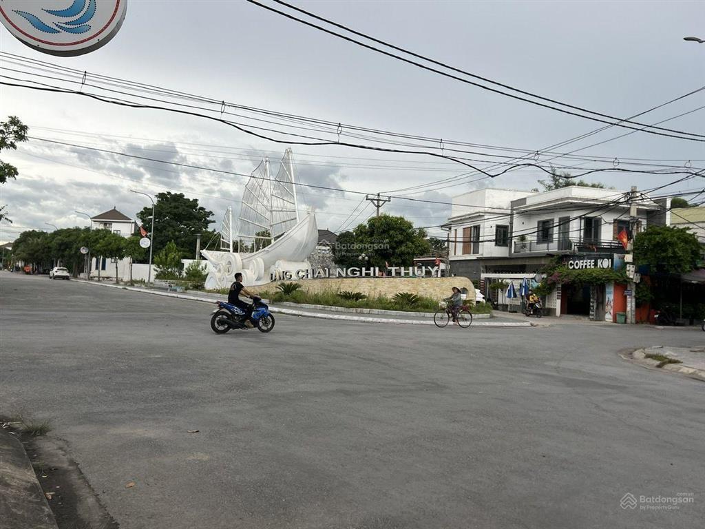 Chính chủ bán mảnh đất 100m2 cửa lò cách biển 300m, ô tô tránh 2,8 tỷ