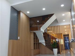 Bán nhà quận 1 nhà 3 tầng mặt tiền chợ khu 137 trần đình xu, quận 1, ngang 3.2m, 2 lối đi trước sau